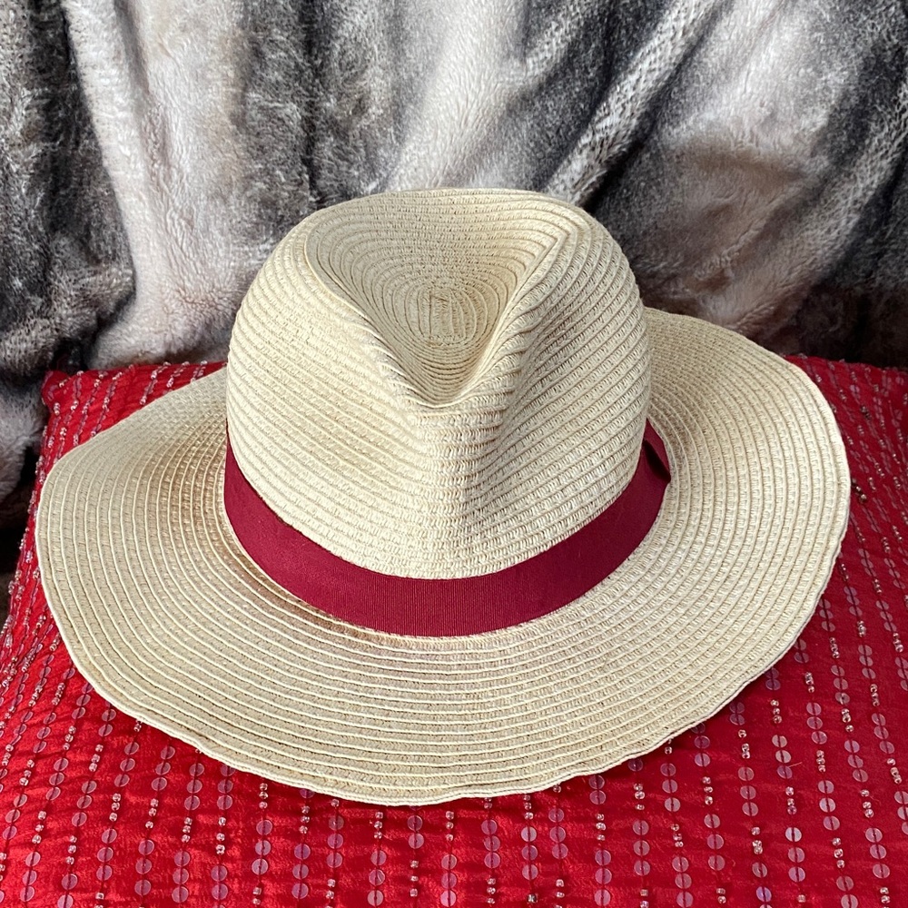 Stylish Nude Color Red Blue Accents Beach Hat Used Once Great Condition